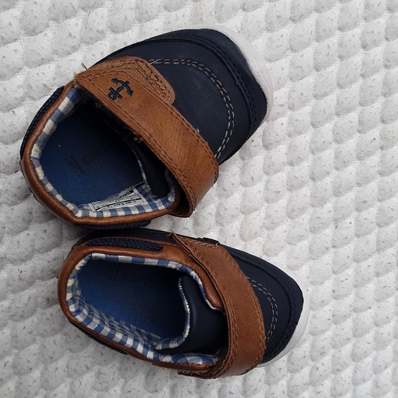 Carter's boys shoes size 3 - Picture 2 of 4
